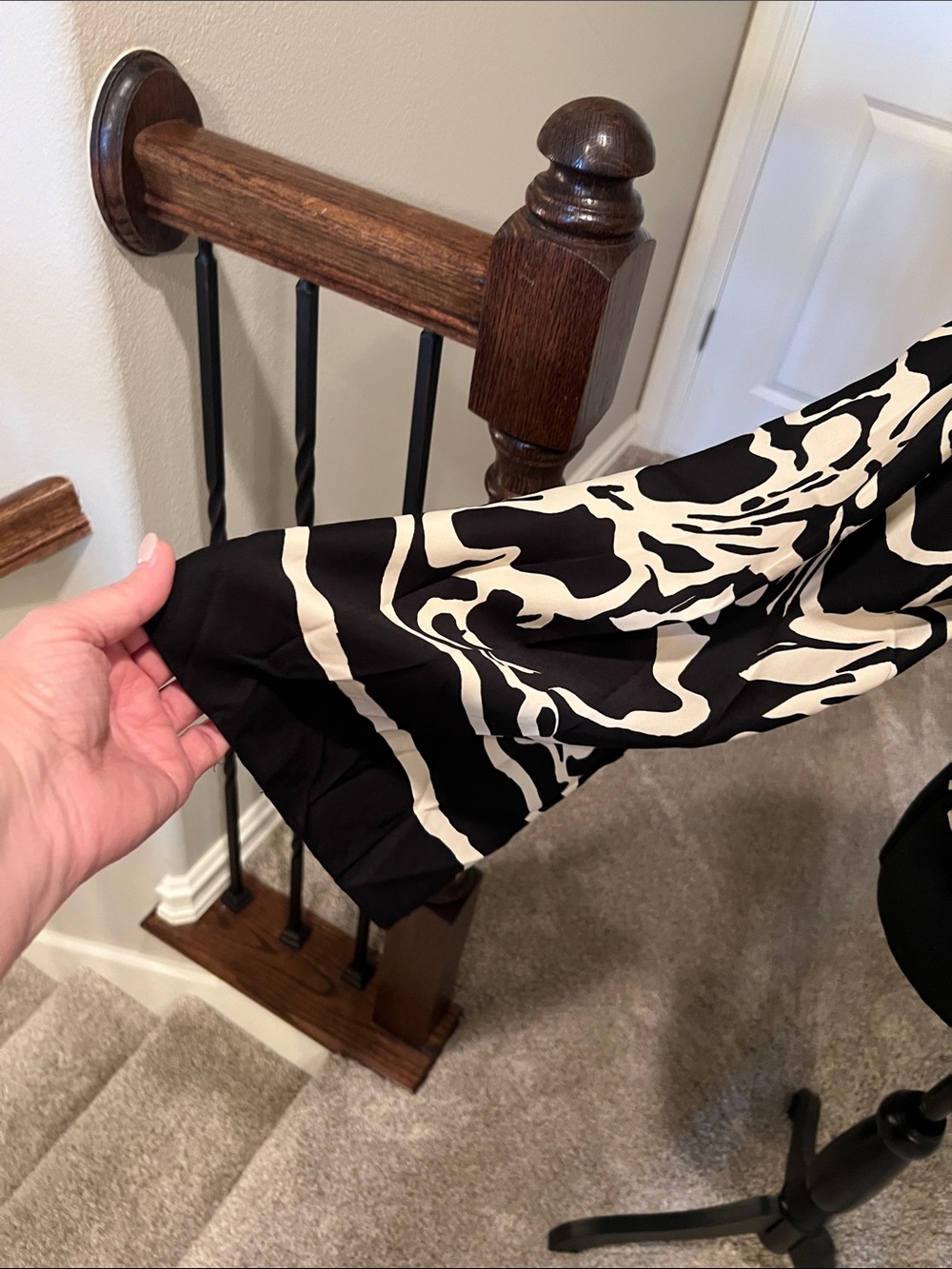 Black & White Wrap-Style Abstract Print Blouse - Picture 6 of 11